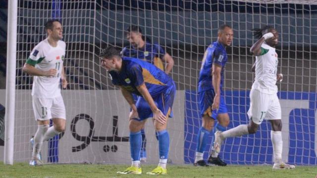 V体育-弗兰克埃弗拉各自双响 浙江客场4比3万隆无缘出线